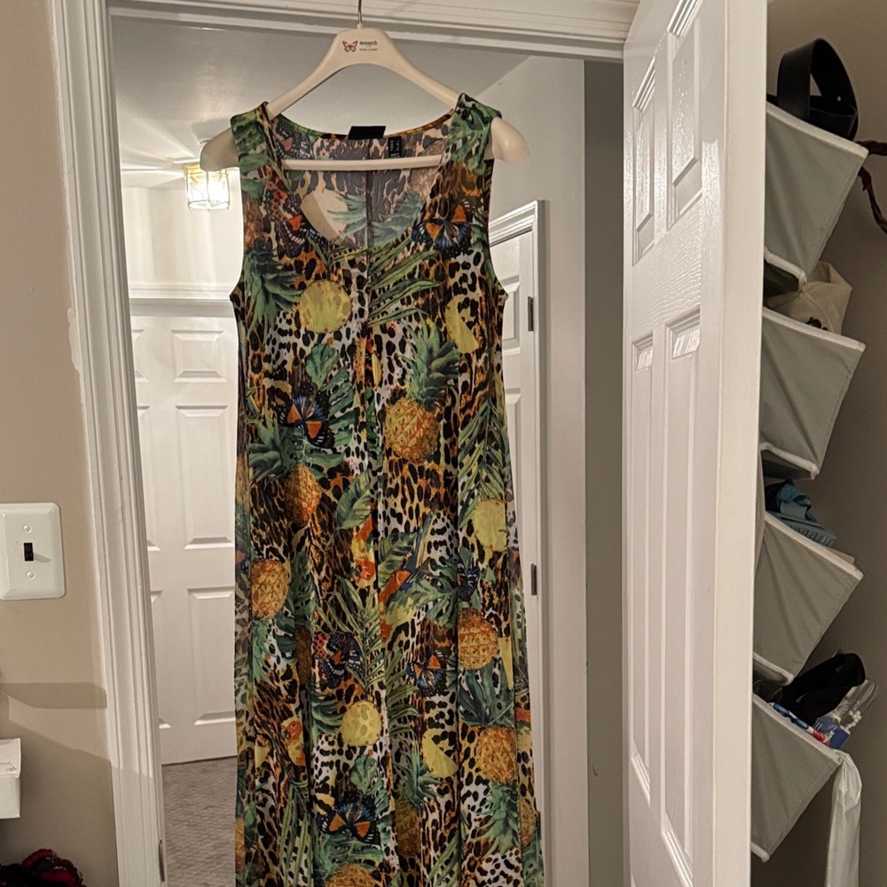 Attitudes by ReneeTropical Print Sleeveless Dress